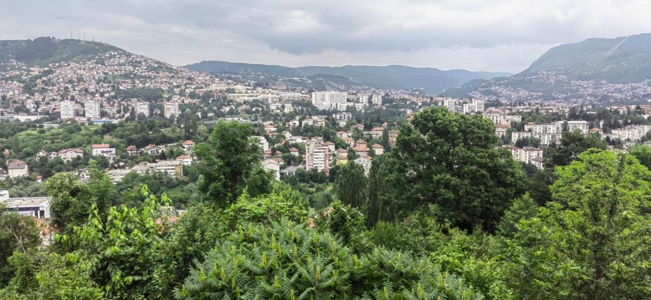 Stan Na Dan Memic Appartement Sarajevo Buitenkant foto