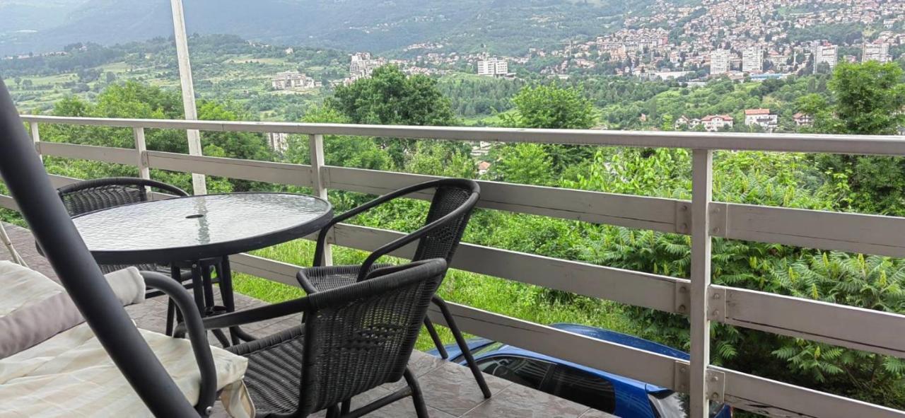 Stan Na Dan Memic Appartement Sarajevo Buitenkant foto